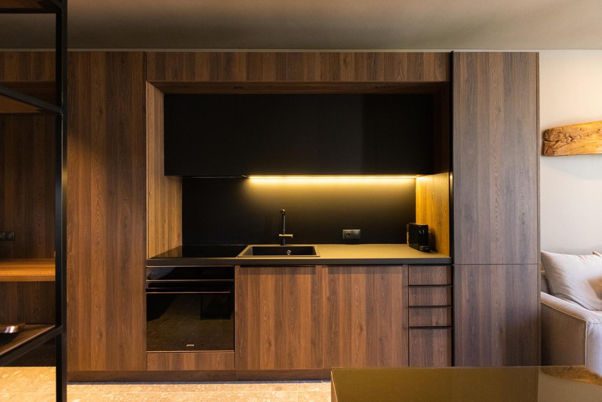 Vouliagmeni Apartments 18 Атина Екстериор снимка